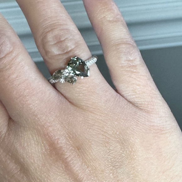 Stunning Green silver ring - Picture 1 of 10